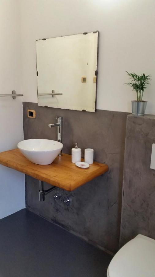 B&B Val Valerna 勒泽诺 外观 照片
